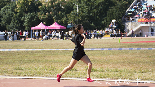 青春人文 共唱赞歌——记我们学子参加校第27届运动会开幕式