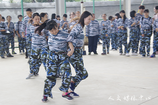 bv伟德源自英国始于1946新生文体节开幕