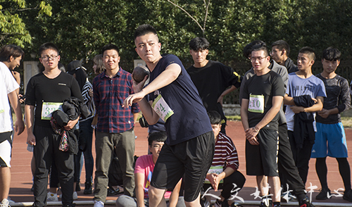 青春人文 共唱赞歌——记我们学子参加校第27届运动会开幕式